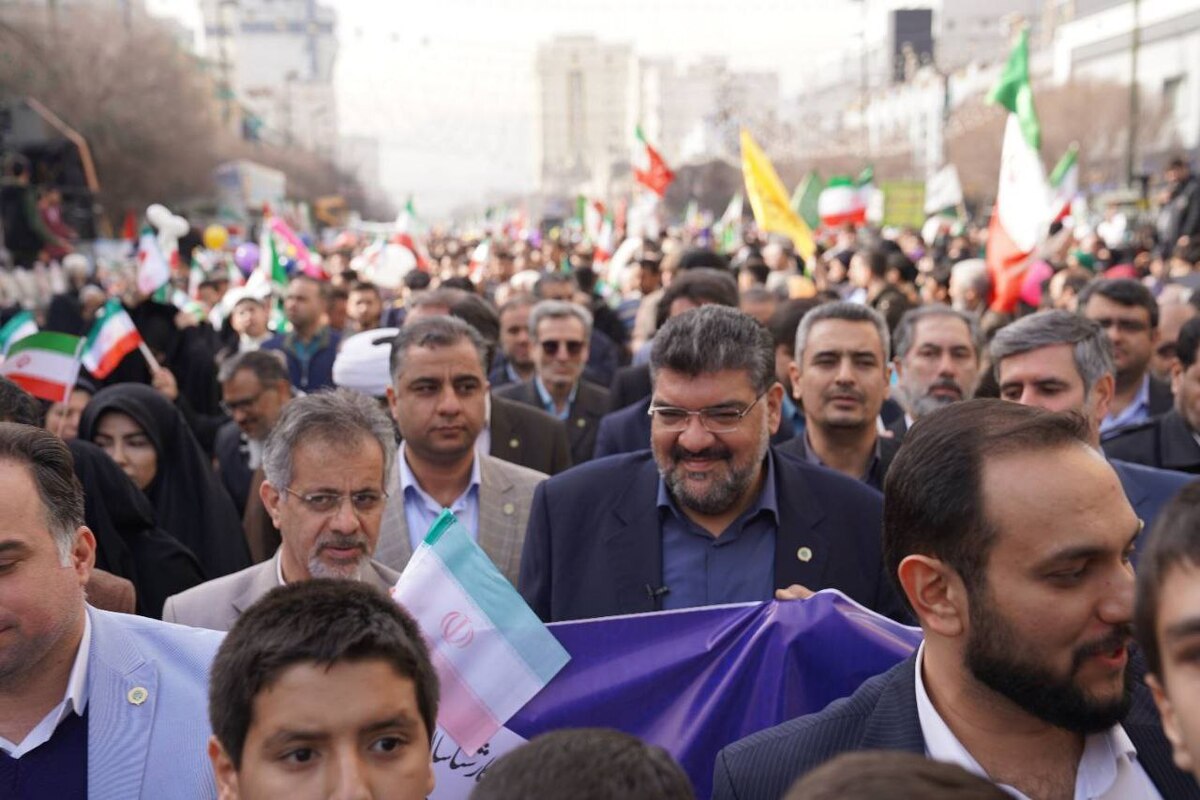 حسن عبدلیان‌پور گفت: امروز بعد از گذشت ۴۵سال از انقلاب اسلامی مردم کشورمان گوش به فرمان رهبر انقلاب در اوج عزت و افتخار به صورت گسترده در راهپیمایی  شرکت کردند