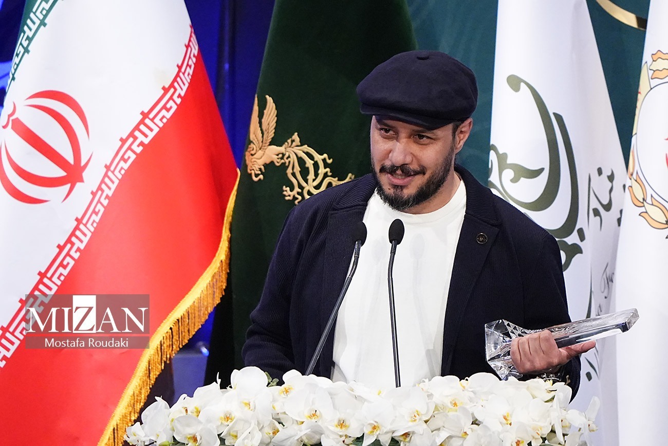 سیمرغ‌های جشنواره فیلم فجر ۴۲ بر شانه هنرمندان نشستند/ مجید انتظامی و جواد عزتی سیمرغ گرفتند