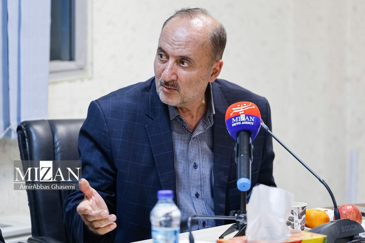 نشست صمیمی با خانواده‌های شهدای ترور/ تاکید بر مجازات منافقین