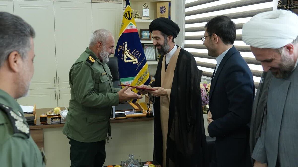 رئیس کل دادگستری استان کردستان با فرمانده سپاه بیت المقدس این استان دیدار کرد رئیس کل دادگستری استان کردستان با فرمانده سپاه بیت المقدس این استان دیدار کرد