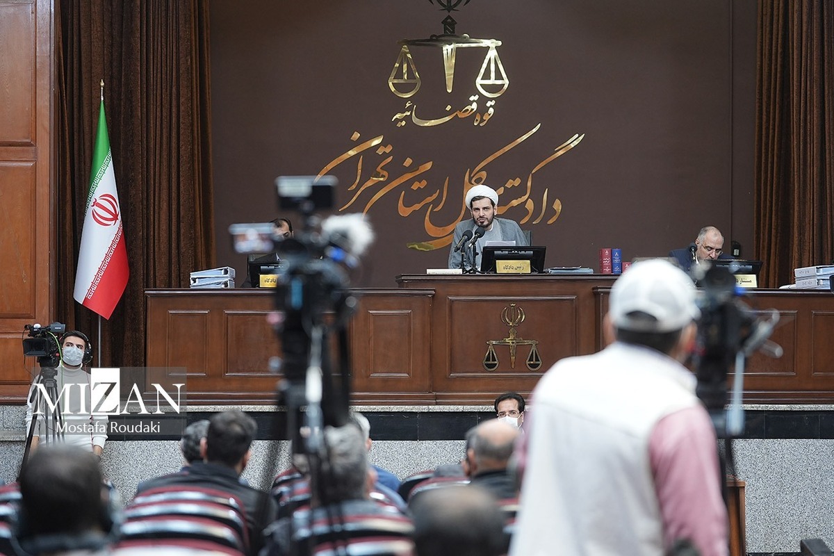 نوری بر تاریک‎خانه منافقین؛ فرصت دفاع و توبه برای تروریست‌های مزدور