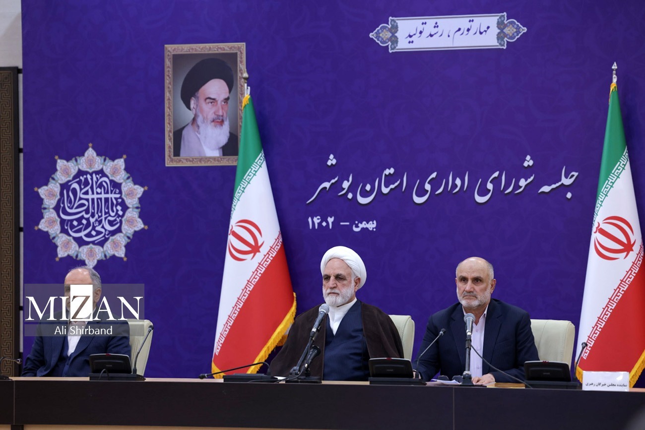 دستور رئیس قوه قضاییه برای شناسایی دستگاه‌ها و بنگاه‌های آلاینده‌ای که در عسلویه از پرداخت عوارض آلایندگی سرباز می‌زنند/ پس از ۳۲ سال، مشکل اسناد اراضی ۲۶ هزار نفر در ۱۰ روستا و ۴ شهر منطقه عسلویه برطرف شد/ برای ۱۴۰۰ خانه سند صادر شد