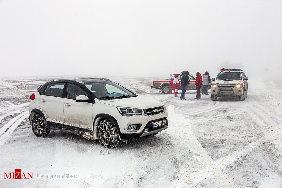 امدادرسانی هلال احمر به بیش از ۶۷۰۰ نفر در برف و کولاک ۱۴ استان
