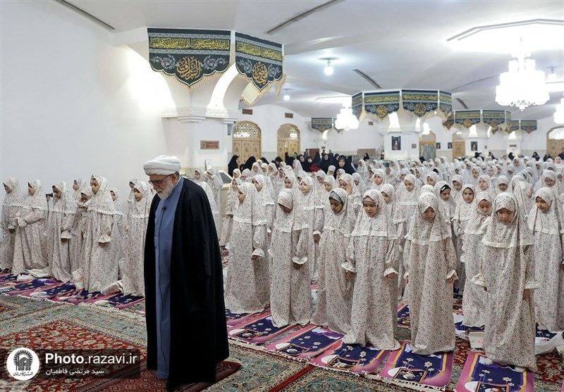 گردهمایی بزرگ «دختران ماه» در حرم مطهر رضوی گردهمایی بزرگ «دختران ماه» در حرم مطهر رضوی