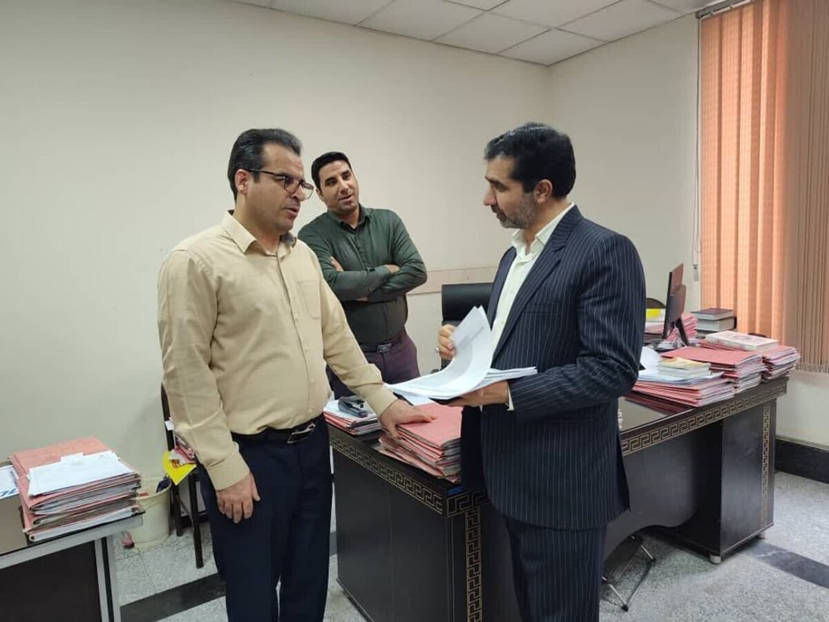 رئیس کل دادگاه‌های عمومی و انقلاب خرم‌آباد از شعب دادگاه‌های این شهرستان بازدید کرد