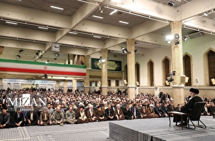 انتقاد اخیر رهبر انقلاب از افرادی که زندگی اشرافی را تقلید می‌کنند