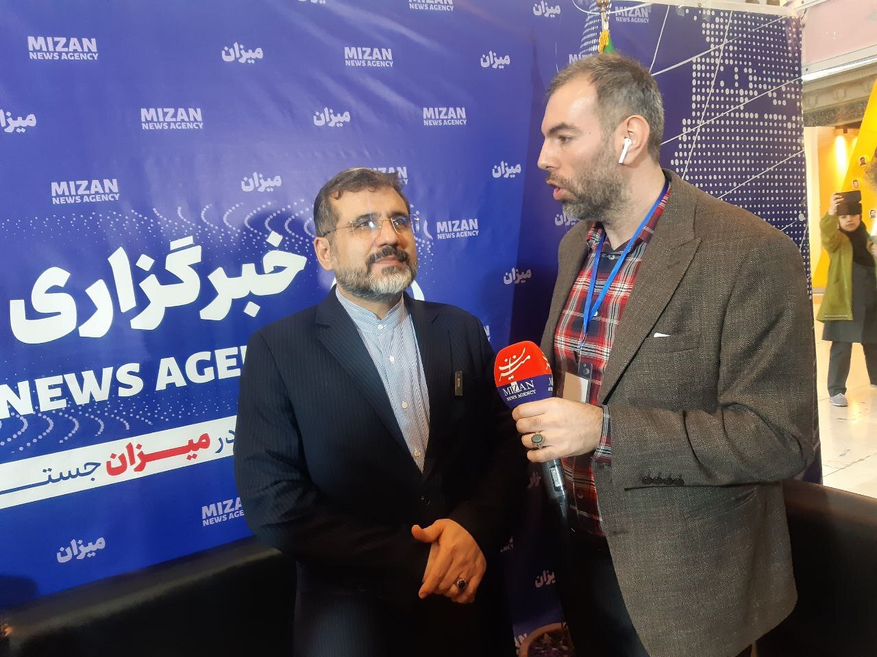 سه‌شنبه پُرترافیک در نمایشگاه‌ رسانه‌های ایران؛ مقامات قضایی، دولتی و نظامی در غرفه میزان حضور یافتند