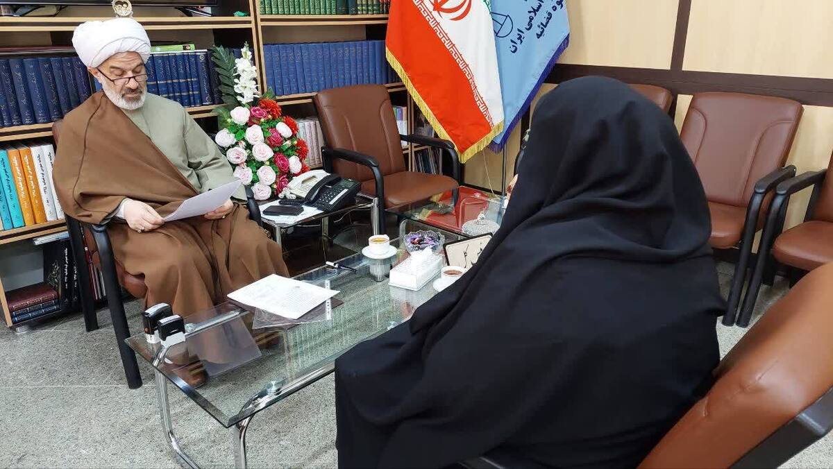 مسئولان قضایی دادگستری خراسان شمالی با ۹۰ نفر از مراجعان دیدار کردند مسئولان قضایی دادگستری خراسان شمالی با ۹۰ نفر از مراجعان دیدار کردند