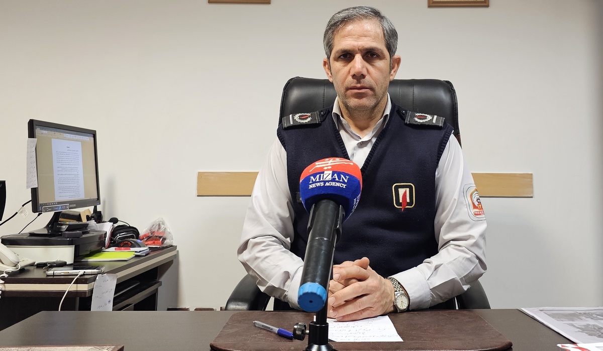 چند اشتباه در خانهتکانی؛ از اصرار به پاک کردن کامل پنجرهها تا آویختن فرش و موکت از بالکن و پشتبام چند اشتباه در خانهتکانی؛ از اصرار به پاک کردن کامل پنجرهها تا آویختن فرش و موکت از بالکن و پشتبام