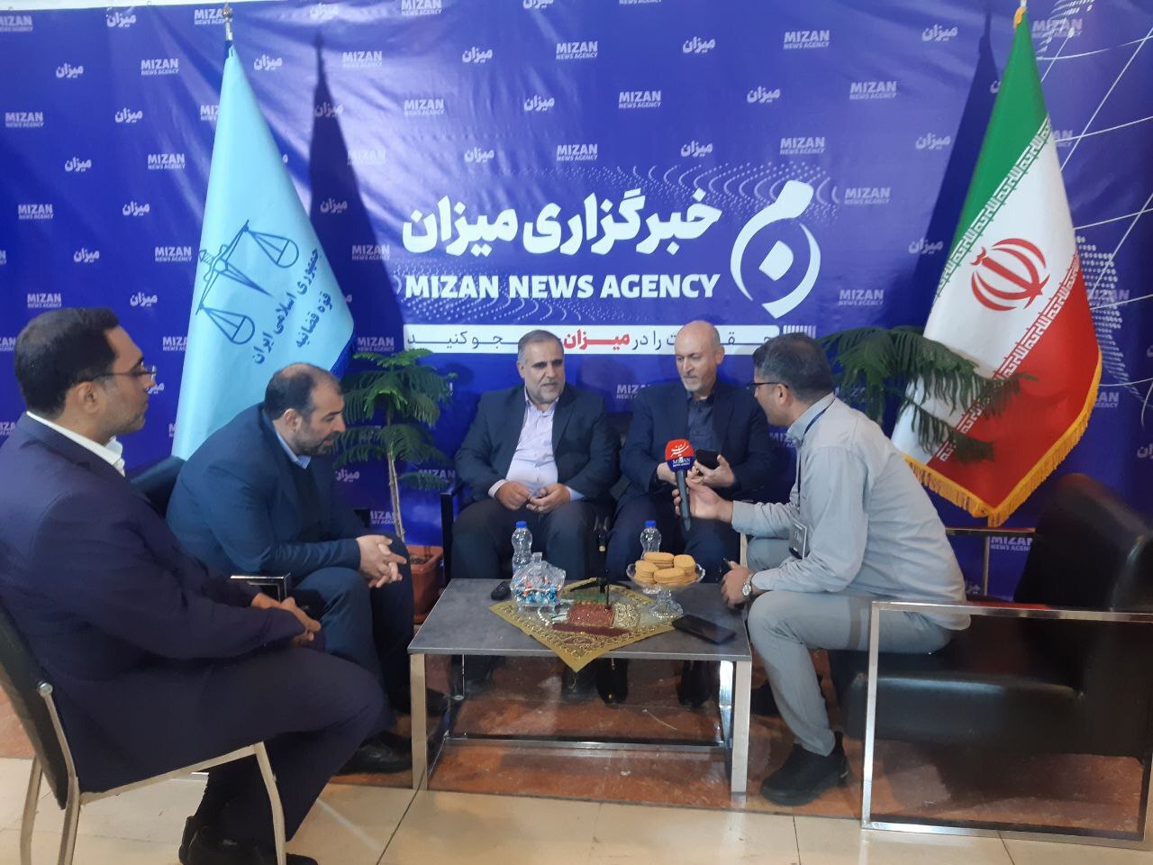 چهارمین روز نمایشگاه رسانههای ایران؛ مسئولان و فعالان رسانه در غرفه خبرگزاری میزان حضور یافتند چهارمین روز نمایشگاه رسانههای ایران؛ مسئولان و فعالان رسانه در غرفه خبرگزاری میزان حضور یافتند