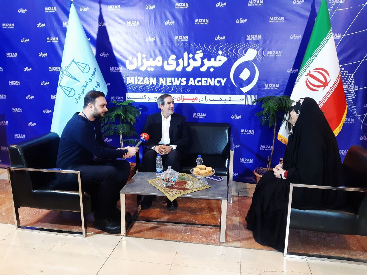 چهارمین روز نمایشگاه رسانههای ایران؛ مسئولان و فعالان رسانه در غرفه خبرگزاری میزان حضور یافتند چهارمین روز نمایشگاه رسانههای ایران؛ مسئولان و فعالان رسانه در غرفه خبرگزاری میزان حضور یافتند