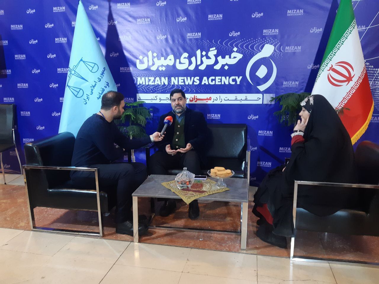 چهارمین روز نمایشگاه رسانههای ایران؛ مسئولان و فعالان رسانه در غرفه خبرگزاری میزان حضور یافتند چهارمین روز نمایشگاه رسانههای ایران؛ مسئولان و فعالان رسانه در غرفه خبرگزاری میزان حضور یافتند