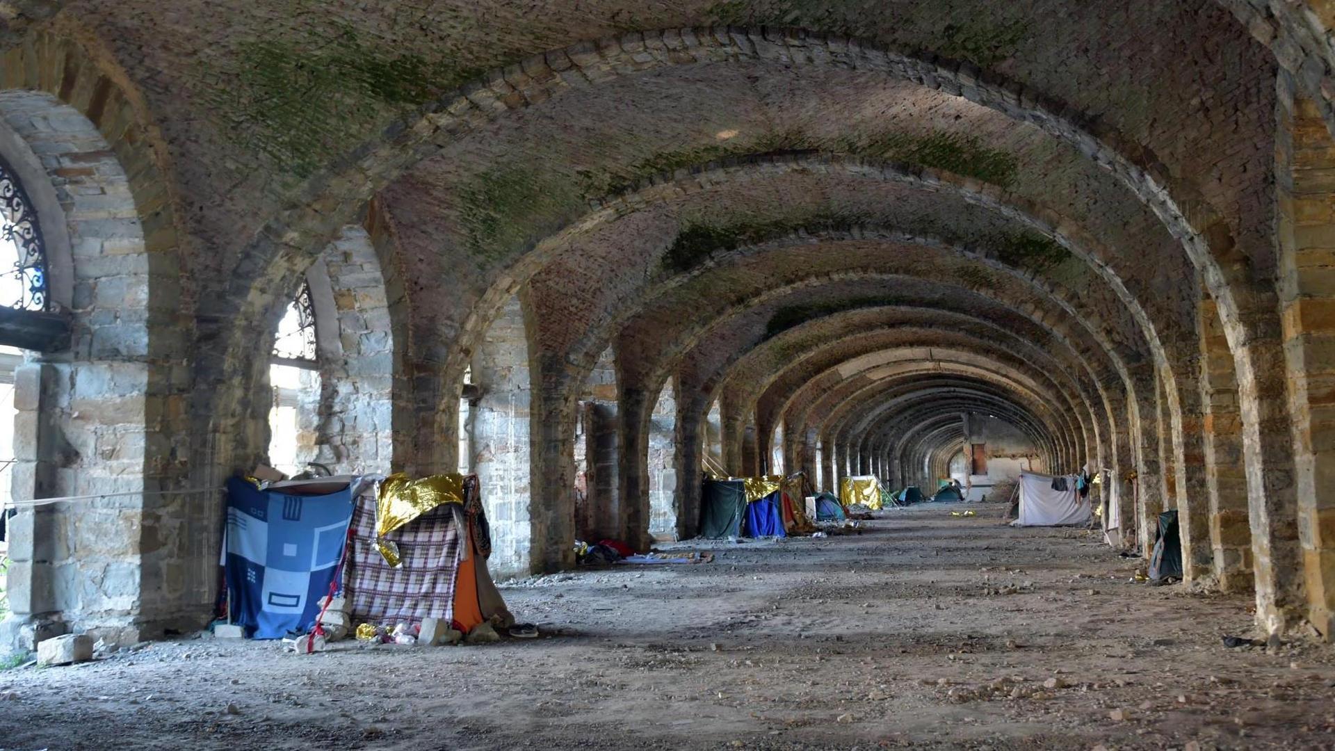 وضعیت بحرانی مراکز پناهجویی ایتالیا؛ اسکان صدها پناهجو در «سیلوی شرم»