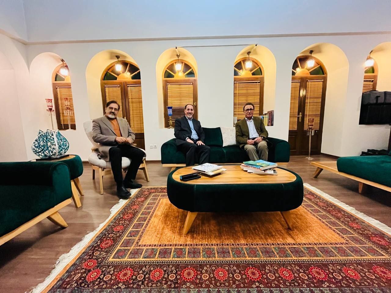 شگفتانه شبکه چهار برای ماه رمضان/ «چهارگاه» ویژه برنامه سحر ماه رمضان شد شگفتانه شبکه چهار برای ماه رمضان/ «چهارگاه» ویژه برنامه سحر ماه رمضان شد