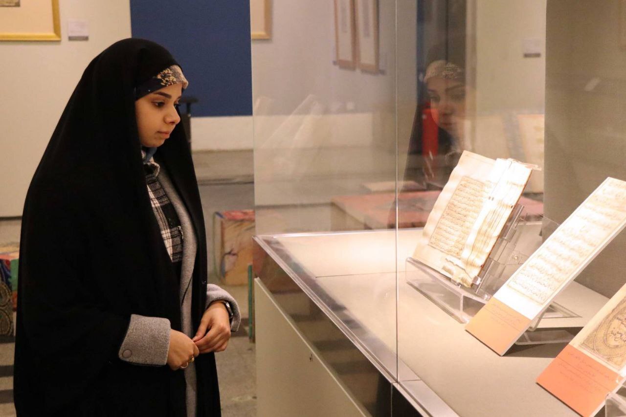 آیین استقبال از نوروز با حضور دانشجویان خارجی در موزه ملی ملک برگزار شد