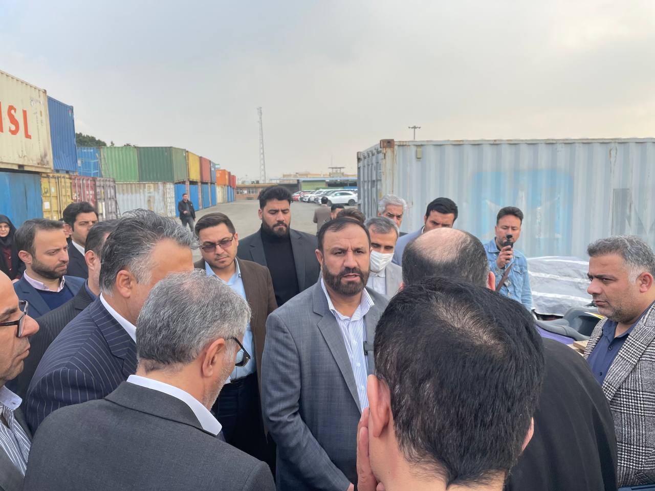 بازدید دادستان تهران از انبار‌های مرکزی مدیریت جمع آوری و فروش اموال تملیکی استان تهران/ تعیین تکلیف ۱۶۲۰۰ردیف کالا به ارزش ۶۹ هزار ۳۸۰ میلیارد ریال طی ۱۱ ماه سال جاری
