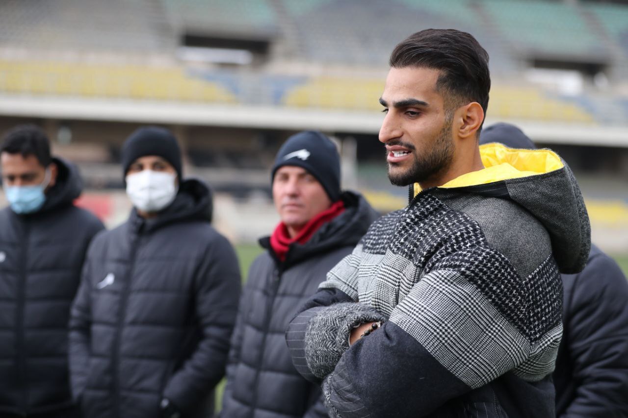 خداحافظی زاهدی پیش از سفر پرسپولیس به اصفهان + عکس