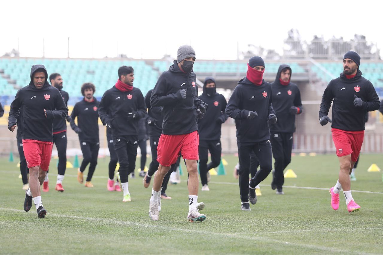 خداحافظی زاهدی پیش از سفر پرسپولیس به اصفهان + عکس