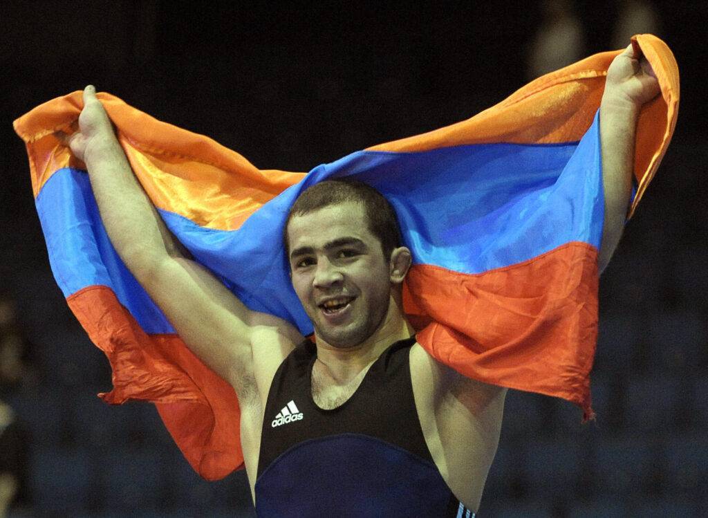 مهاجرت قهرمان عنواندار کشتی برای رسیدن به المپیک پاریس