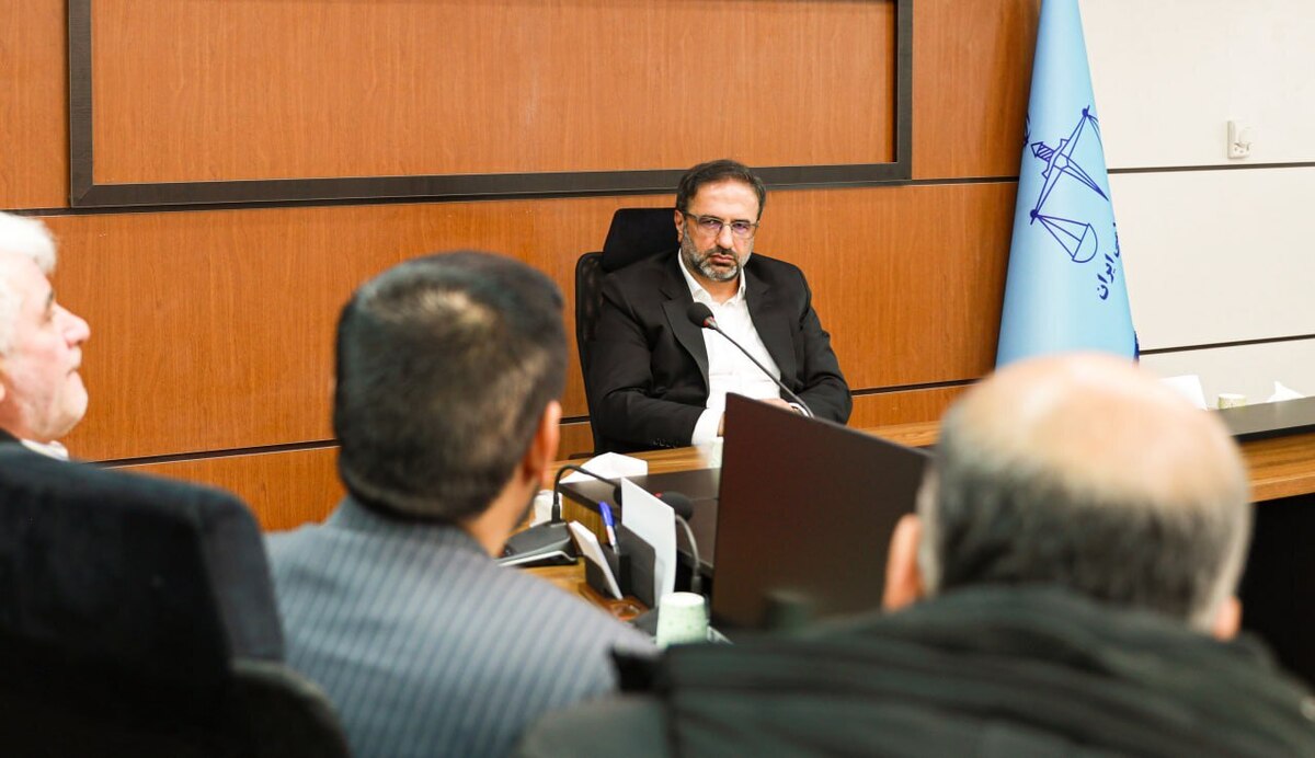 مسئولان قضایی استان البرز به درخواستهای ۷۸۷ نفر از مراجعان رسیدگی کردند مسئولان قضایی استان البرز به درخواستهای ۷۸۷ نفر از مراجعان رسیدگی کردند
