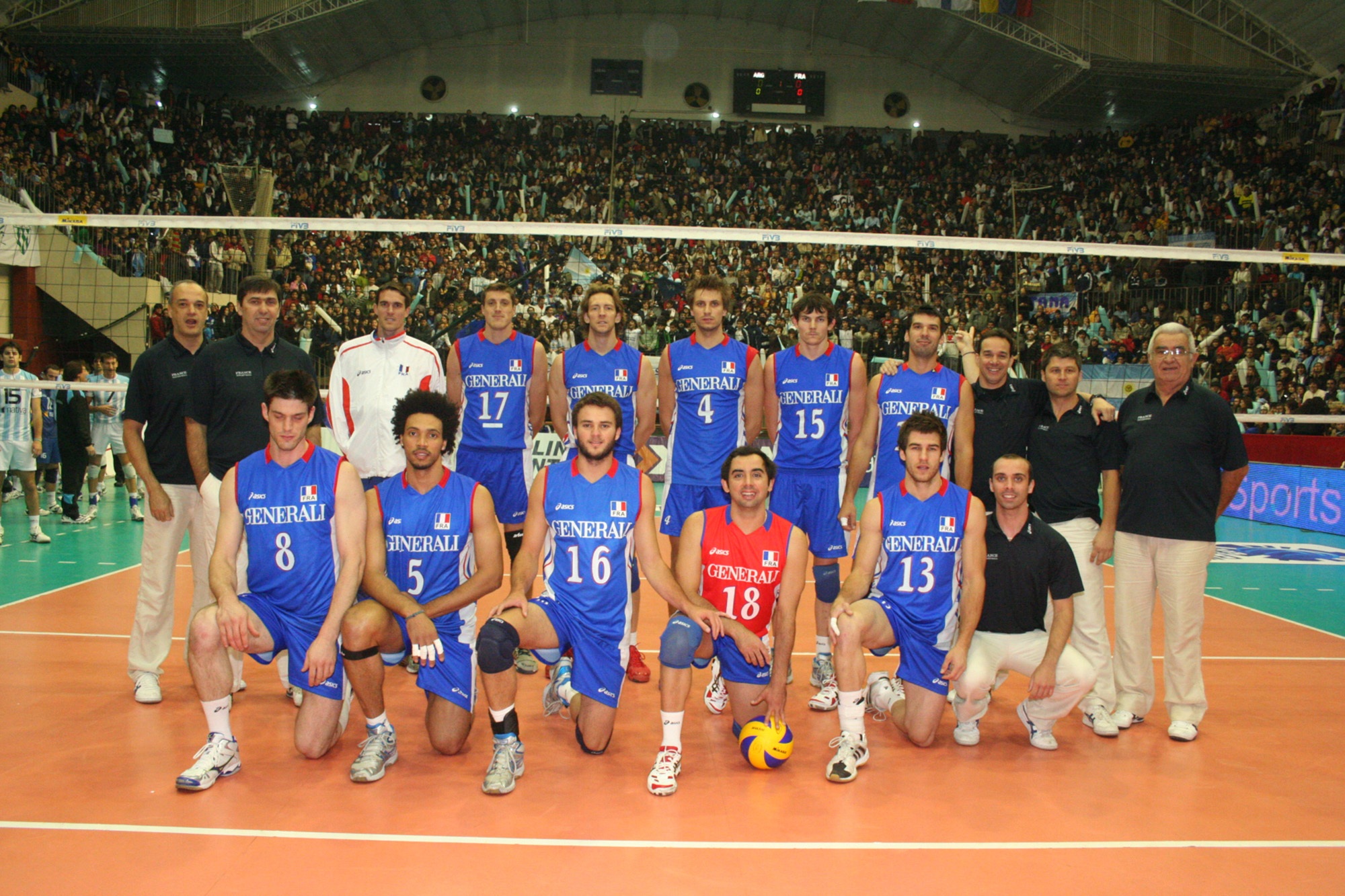 سرمربی تیم ملی والیبال انتخاب شد/ دستیار رزنده در راه ایران سرمربی تیم ملی والیبال انتخاب شد/ دستیار رزنده در راه ایران