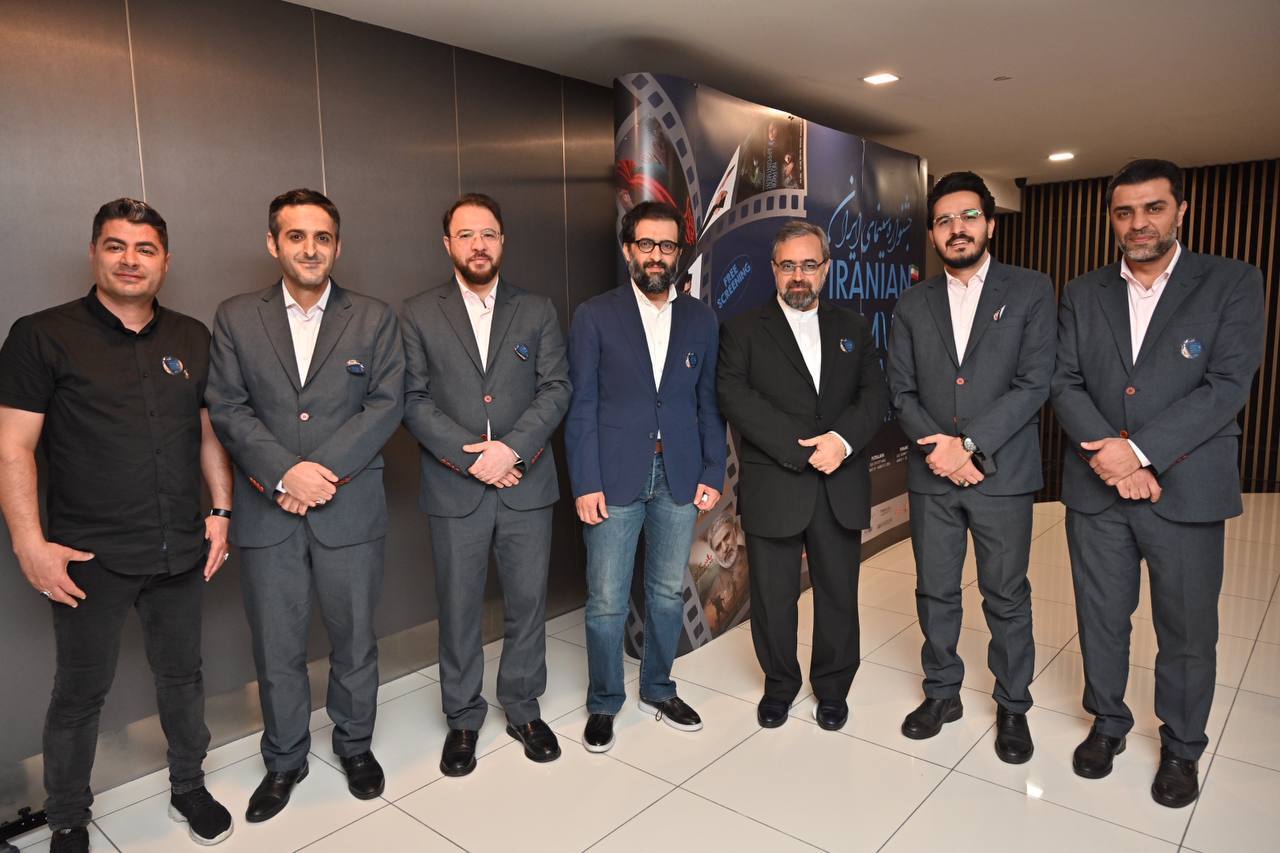 طنین سرود «کجاییدای شهیدان خدایی» در شب اول جشنواره فیلمهای سینمایی ایرانی در مالزی طنین سرود «کجاییدای شهیدان خدایی» در شب اول جشنواره فیلمهای سینمایی ایرانی در مالزی