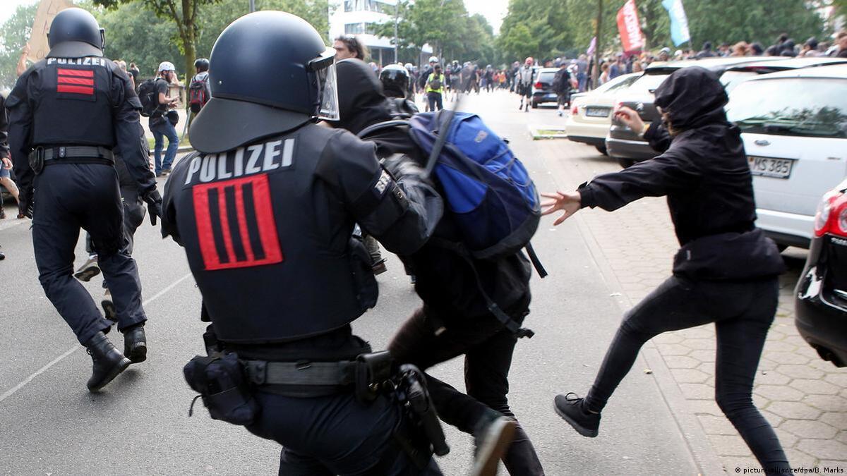 افزایش انتقادات از عملکرد خشونت‌آمیز پلیس آلمان