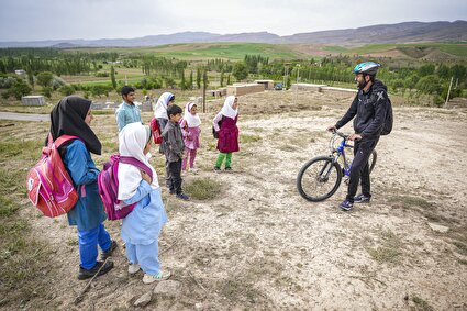 معلمی، عشق و دیگر هیچ