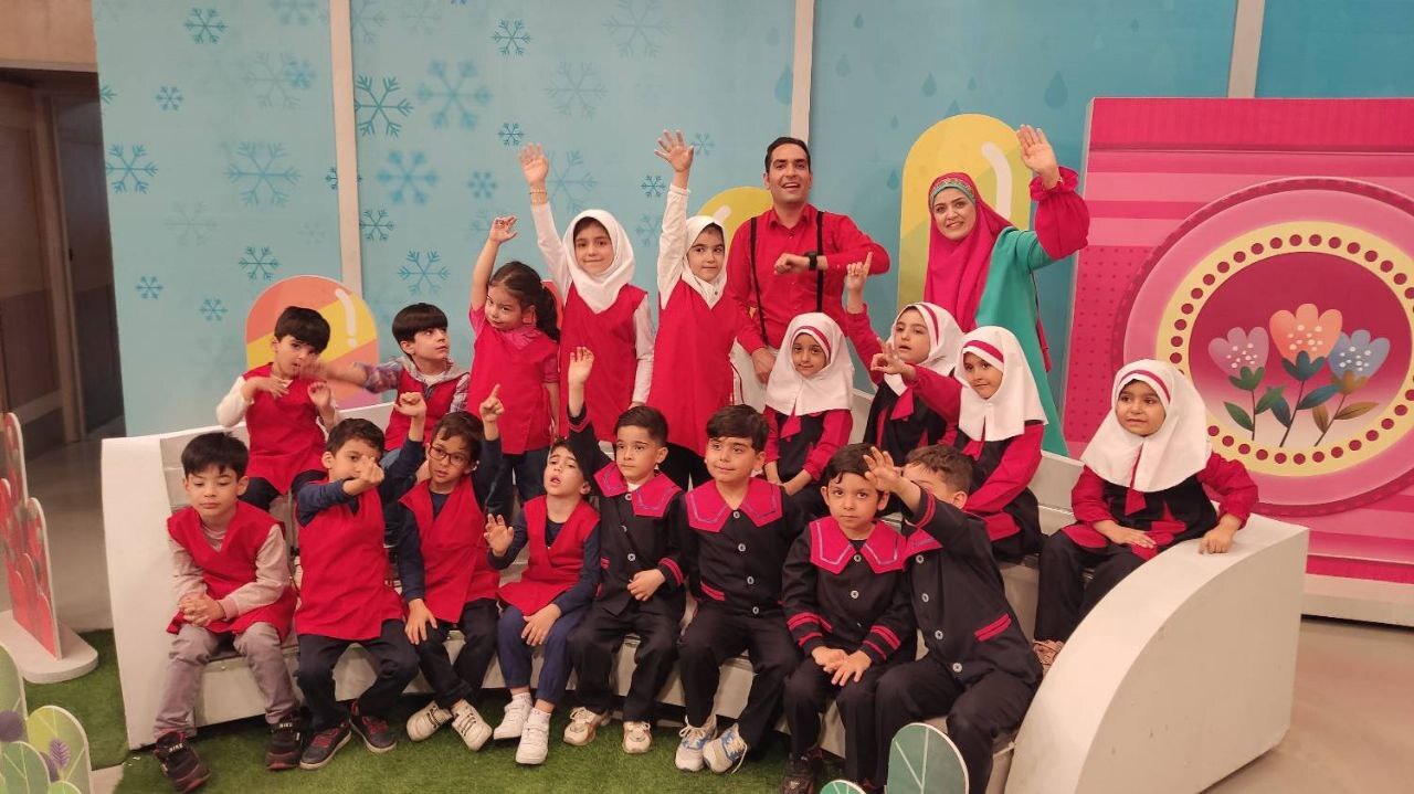 جشن روز معلم در برنامه «دست کی بالا» جشن روز معلم در برنامه «دست کی بالا»