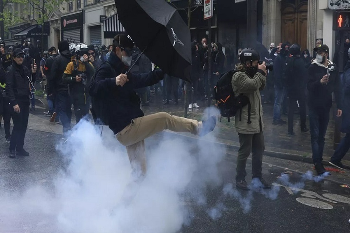 درگیری معترضان و پلیس فرانسه/ ۲۹۱ نفر بازداشت شدند