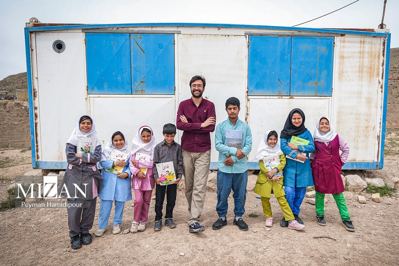درد و دل‌های یک معلم جوان در اولین سال تدریسش؛ از نبود امکانات تا استعداد‌هایی که ترک تحصیل می‌کنند