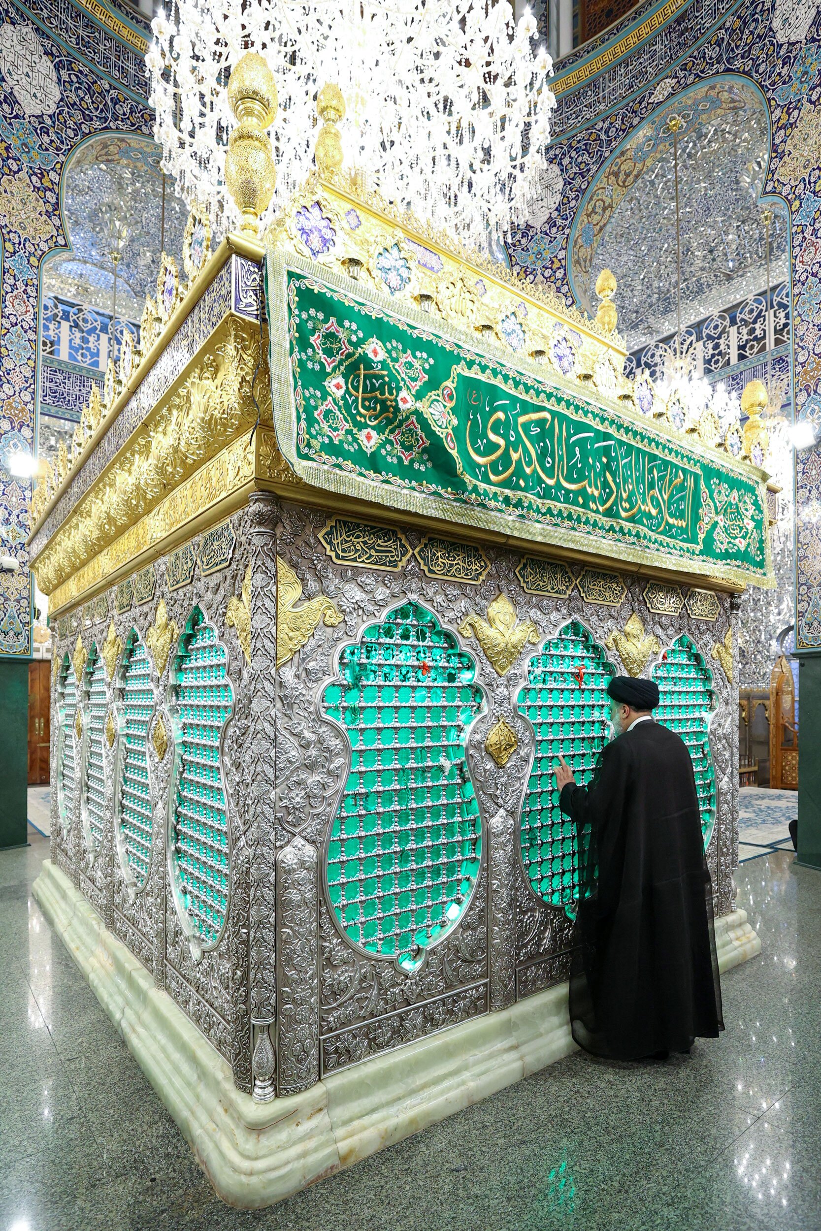 زیارت مضجع مطهر حضرت زینب (س) زیارت مضجع مطهر حضرت زینب (س)