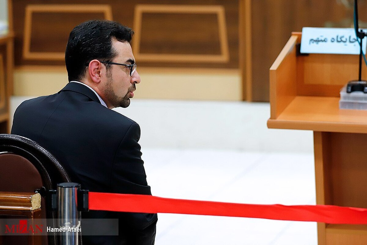 رای قطعی مدیران اسبق بانک مرکزی صادر شد/ سیف و عراقچی محکوم شدند/ محکومیت سالار آقاخانی و دیگر متهمان/ رسیدگی به دومین پرونده متهمان در دادگاه ویژه رسیدگی به جرایم اخلالگران در نظام اقتصادی