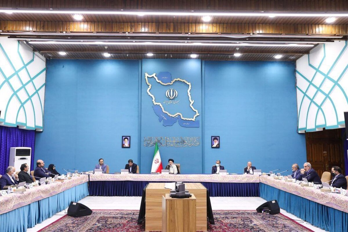 رئیس‌جمهور: دستگاه‌ها ظرف یک هفته پیشنهادات خود را برای هماهنگی در اجرای برنامه مهار تورم و رشد تولید ارائه کنند