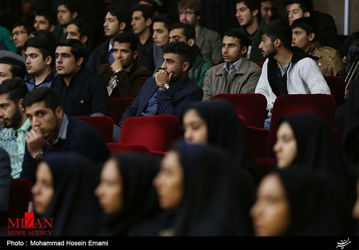 سعی داریم تا سه سال آینده ۲۵۰ هزار دانشجوی خارجی جذب کنیم