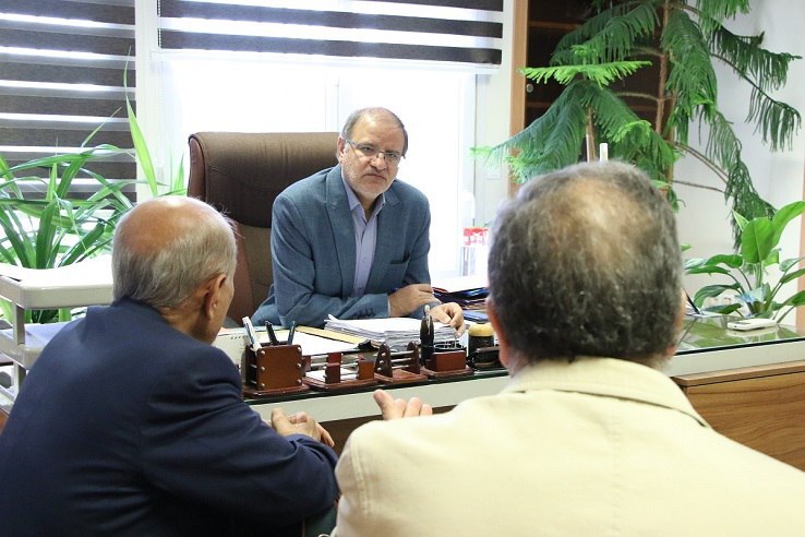 حضور رئیس حوزه ریاست دادگستری کل استان تهران در دفتر ارتباطات مردمی قوه قضاییه/ تورک: مورد به مورد این پروندهها به صورت ویژه بررسی خواهد شد حضور رئیس حوزه ریاست دادگستری کل استان تهران در دفتر ارتباطات مردمی قوه قضاییه/ تورک: مورد به مورد این پروندهها به صورت ویژه بررسی خواهد شد