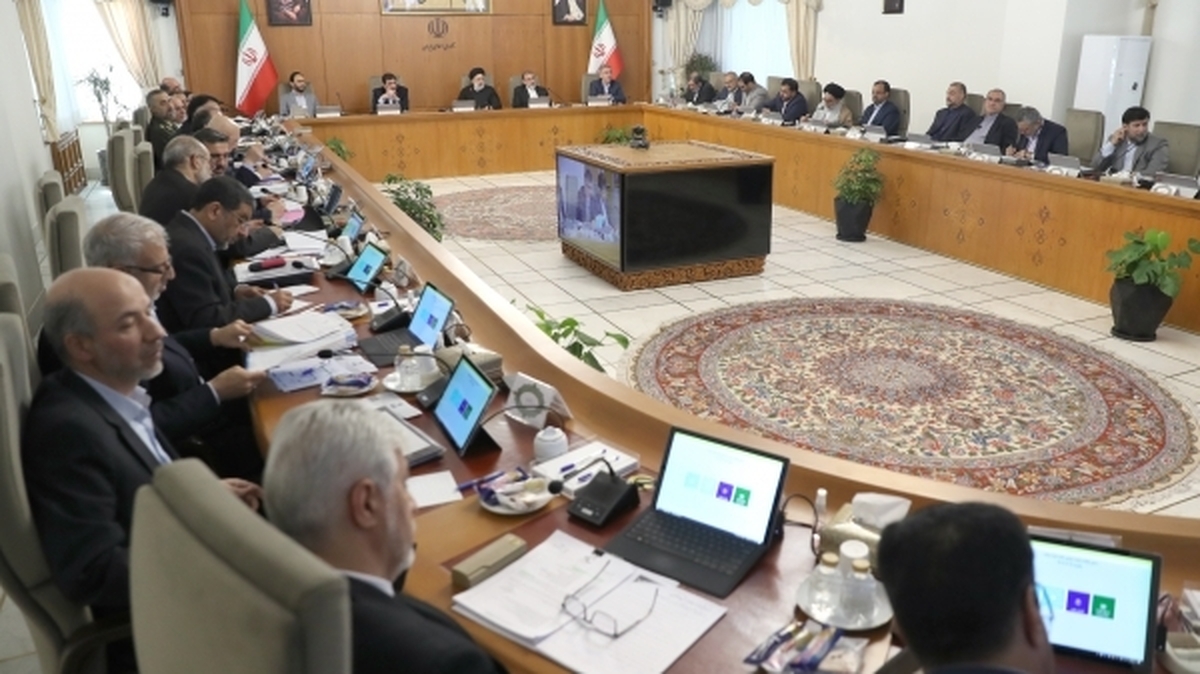 ماموریت بانک مرکزی برای تمهید زمینه انجام معاملات تجاری خارجی با واحد‌های پول ملی/ تاکید بر پرهیز از خرید نمونه‌های خارجی کالا‌های تولید داخل 