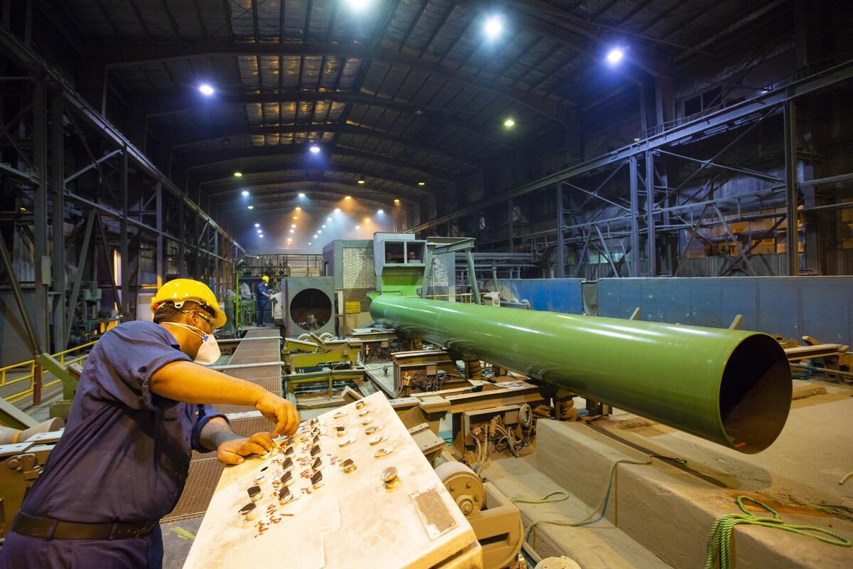 دستگاه قضایی ملجا و پناهگاه تولیدکنندگان/ رفع مشکل واحد تولید لوله اهواز با همراهی دادگستری استان خوزستان