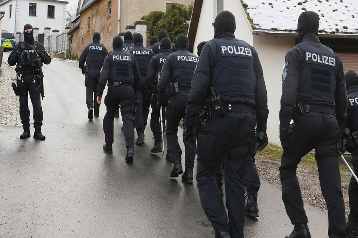 آلمان یک نئونازی را به اتهام طراحی حملات مسلحانه به حبس محکوم کرد