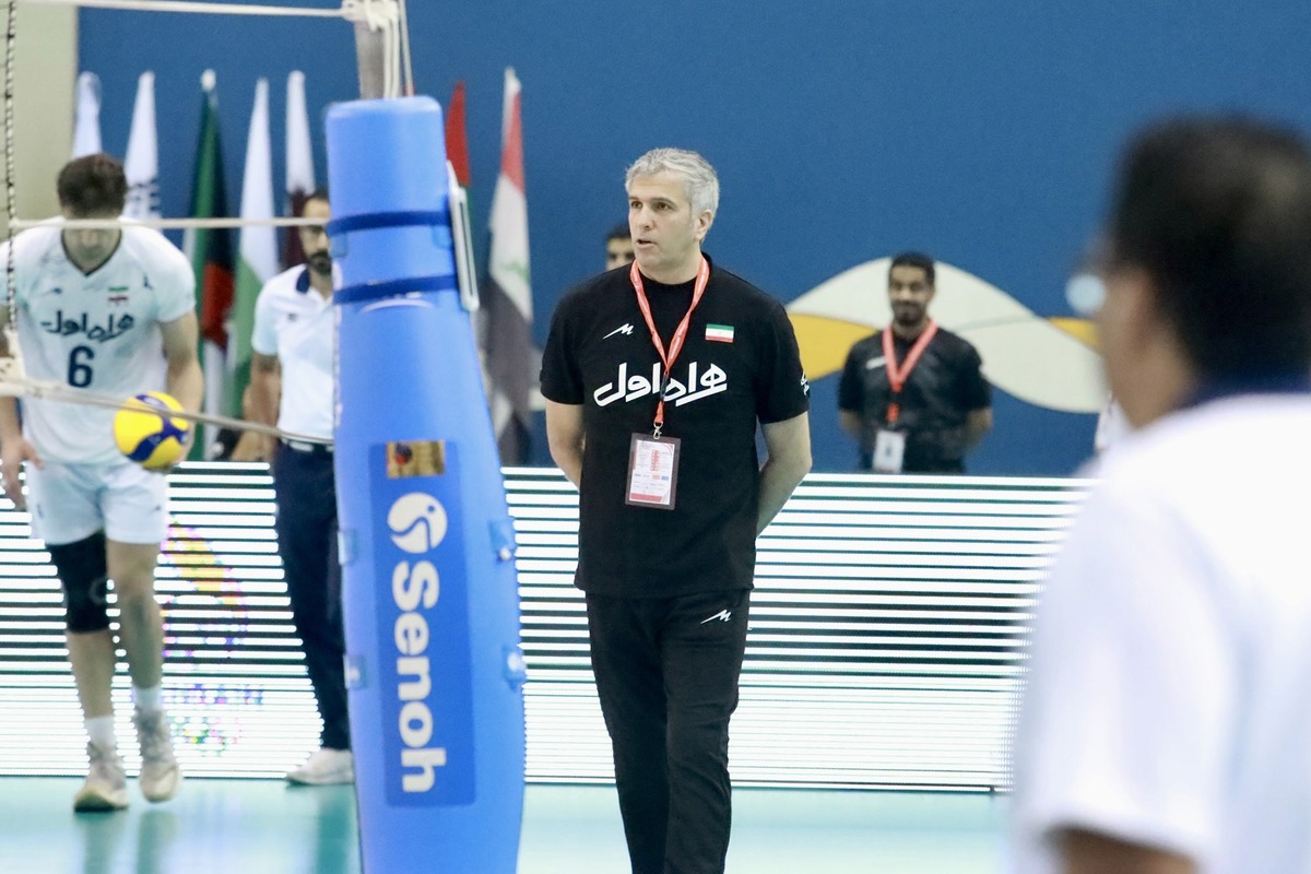 واکنش سرمربی تیم ملی والیبال جوانان به حواشی دعوت از پسرش/ مومنی&zwnj;مقدم: ۲ بازیکن&zwnj; با دلایل موجه در ادو نیستند