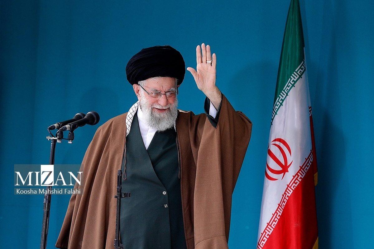 رهبر انقلاب: قوای سه گانه راه را برای همدیگر باز کنند/ دشمن مخالف اتحاد ملت ایران است