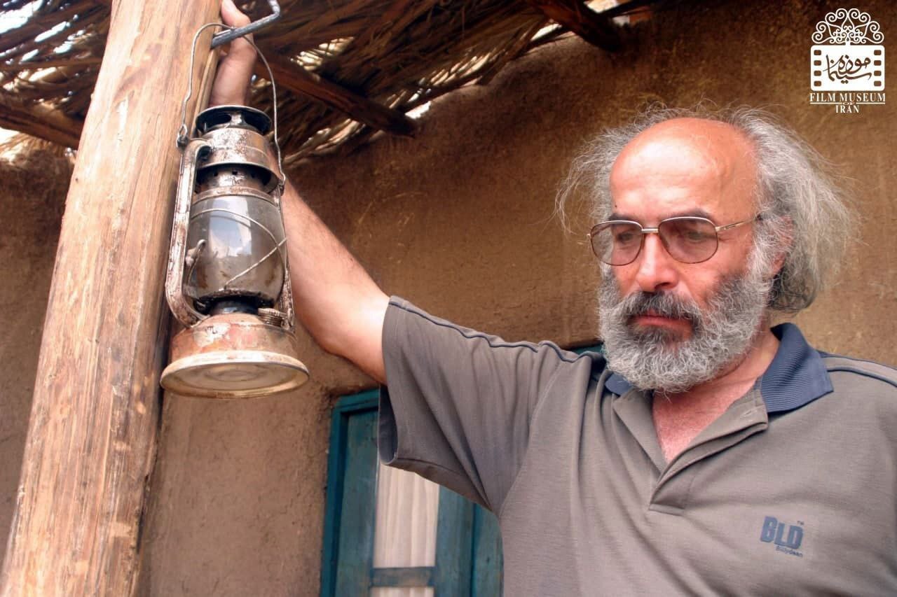 کیانوش عیاری: دنیا را با دوربین 8 میلیمتری می‌دیدم/ پدرم در اهواز سینما داشت + ویدیو