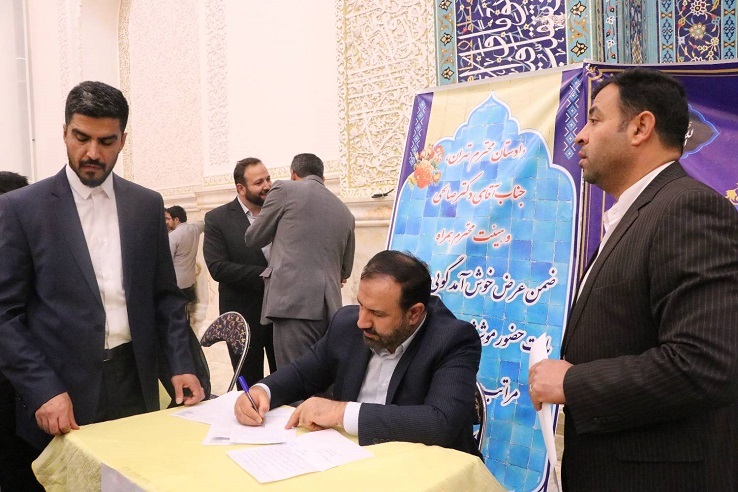 دیدار مردمی دادستان تهران با نمازگزاران مسجد امام حسین (ع) برگزار شد دیدار مردمی دادستان تهران با نمازگزاران مسجد امام حسین (ع) برگزار شد