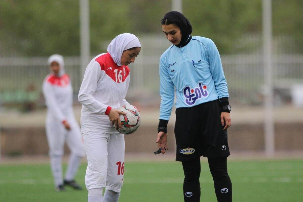 قضاوت داور و کمک داور ایرانی در بازی رده‌بندی و فینال المپیک شرق آسیا