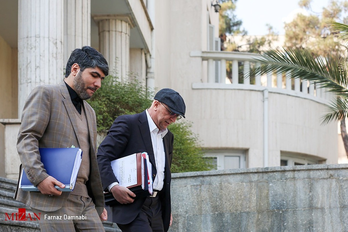 از ۱۵ خرداد تا ۱۵ شهریور شروع ساعت کاری از ۶ صبح است