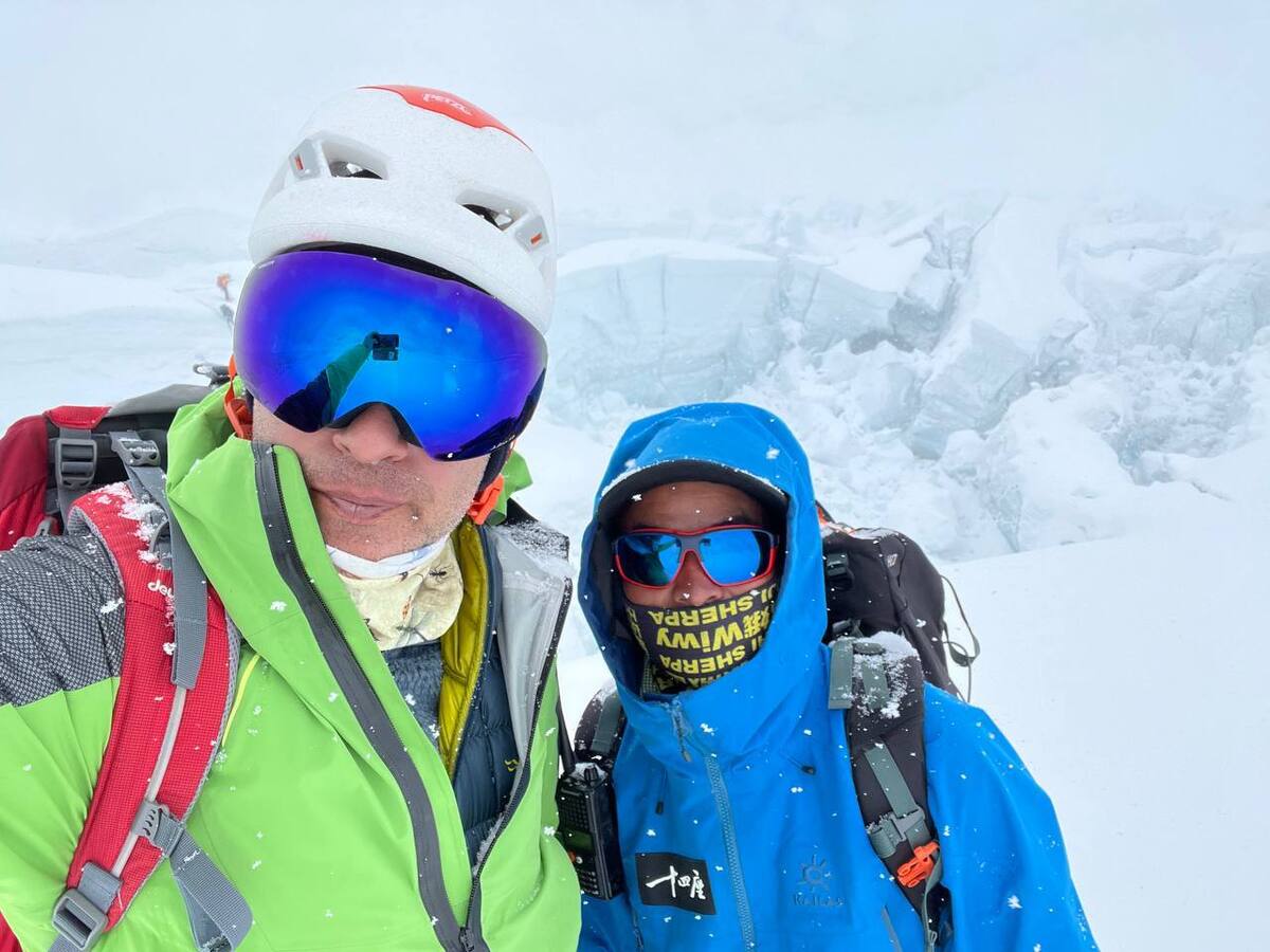 رکوردشکنی کوهنورد ایرانی با فتح ۲ قله اورست و لوتسه در ۲۴ ساعت