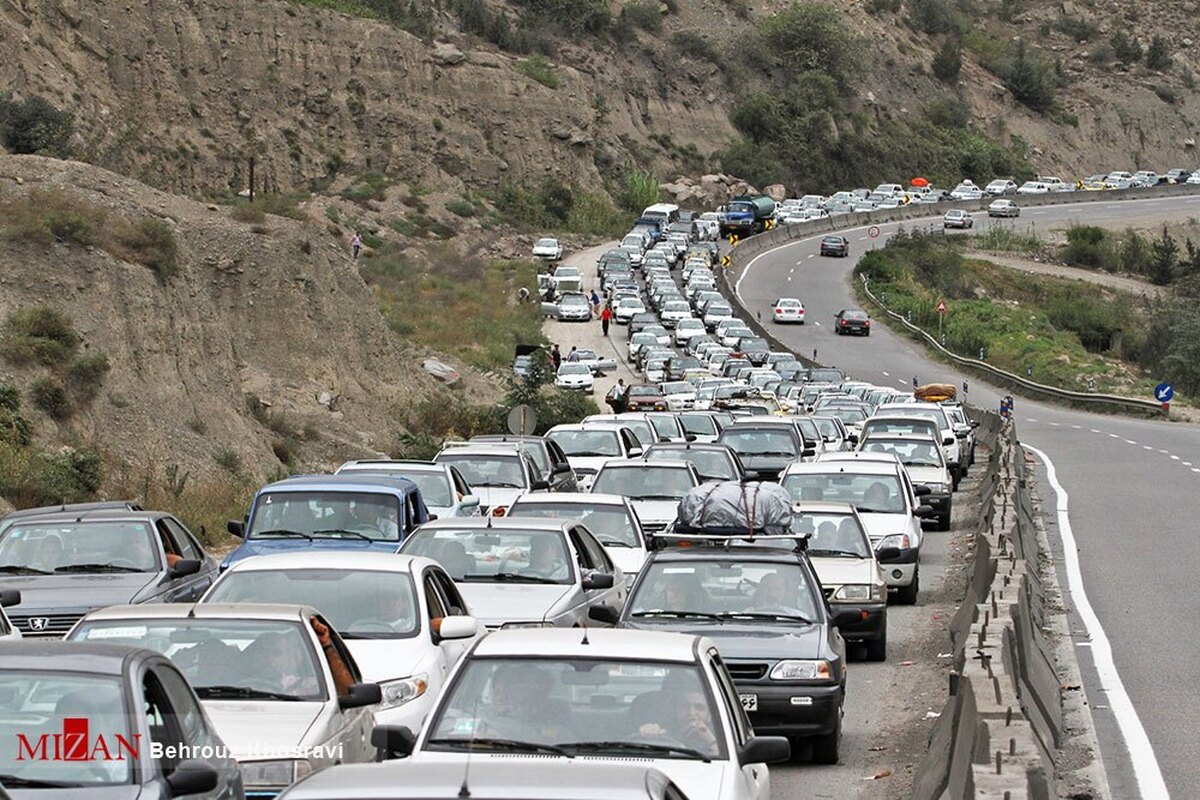 ترافیک سنگین در محور چالوس/ ترافیک نیمه‌سنگین در محور‌های هراز و فیروزکوه
