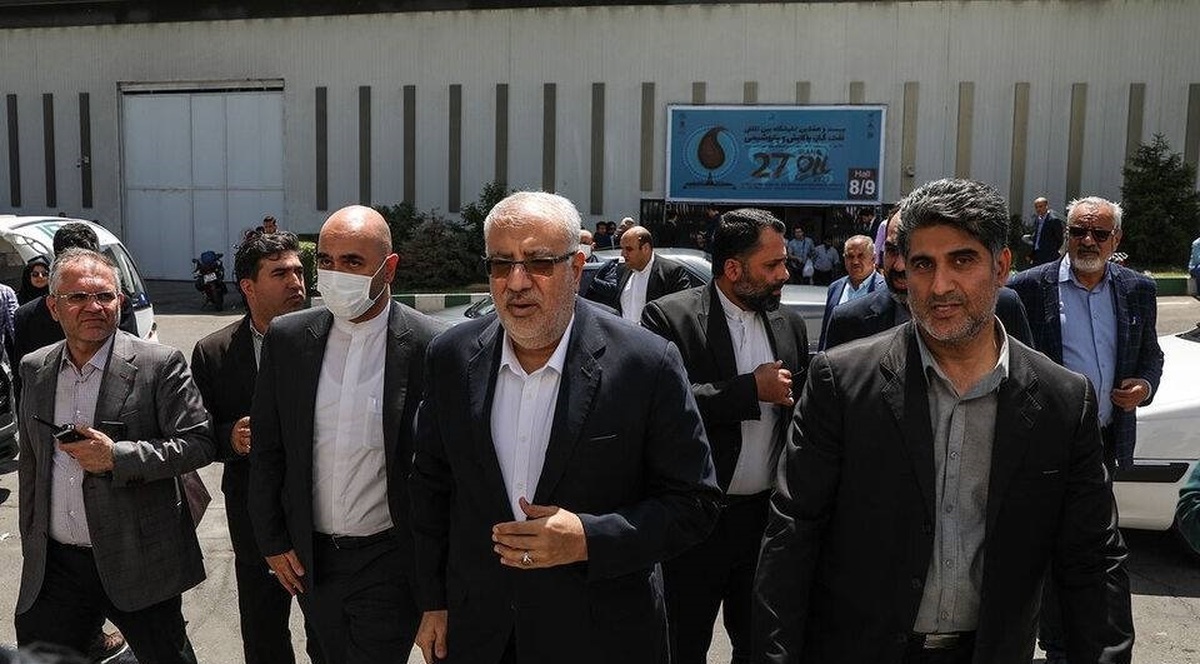 بازدید وزیر نفت از ستاد خبری بیست‌وهفتمین نمایشگاه بین‌المللی نفت