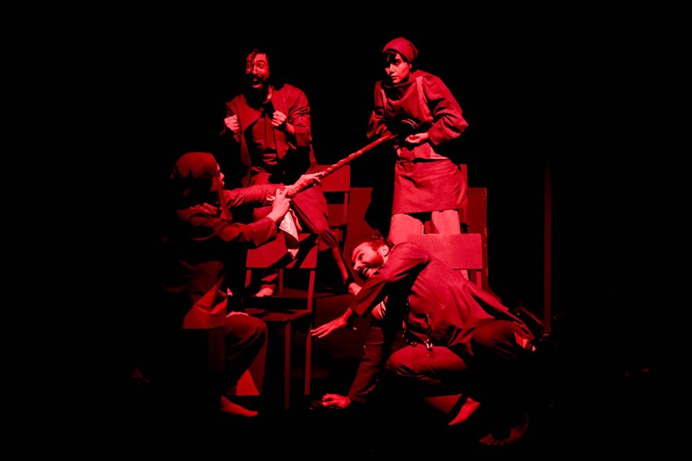 اثر پرفروش عمارت نوفللوشاتو به هفته پایانی رسید اثر پرفروش عمارت نوفللوشاتو به هفته پایانی رسید