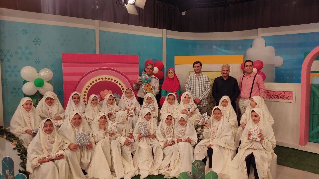 پخش ویژه برنامه «دست کی بالا» در روز دختر پخش ویژه برنامه «دست کی بالا» در روز دختر